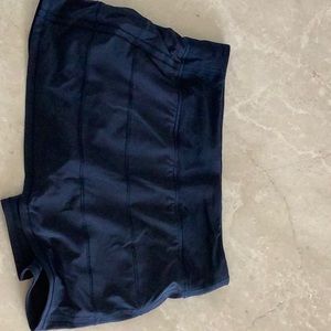 Lululemon navy skort size 6, 12 inch